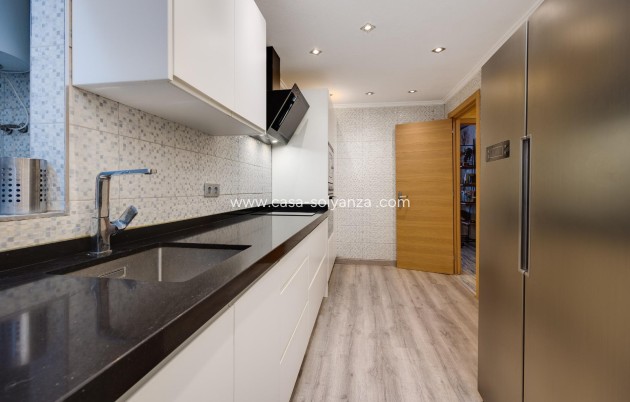 Resale - Apartment / flat - Torrevieja - Acequion