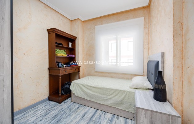 Resale - Apartment / flat - Torrevieja - Acequion