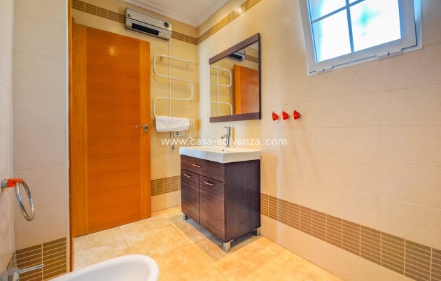 Resale - Villa - Torrevieja - La Mata