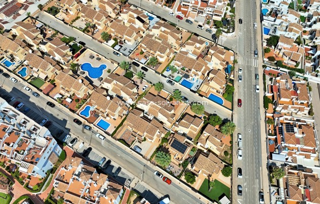 Resale - Villa - Villamartin - Los Dolses