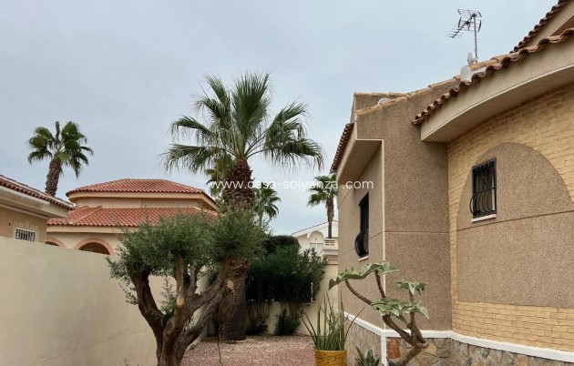 Resale - Villa - Benijofar - Urbanizacion Monteazul