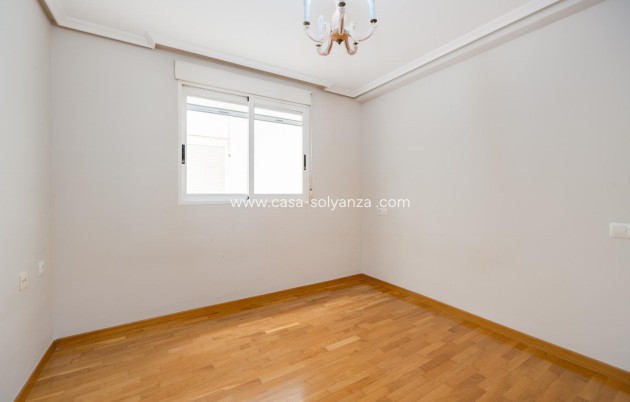 Resale - Apartment / flat - Torrevieja - Center
