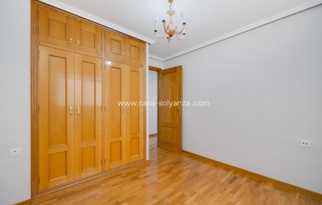 Resale - Apartment / flat - Torrevieja - Center