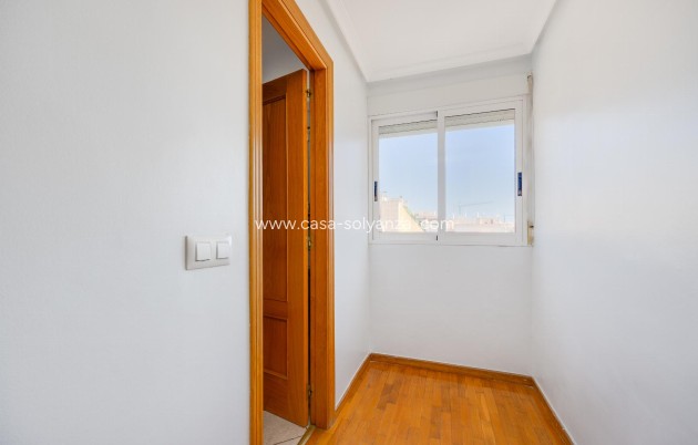 Resale - Apartment / flat - Torrevieja - Center