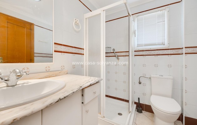 Resale - Apartment / flat - Torrevieja - Center