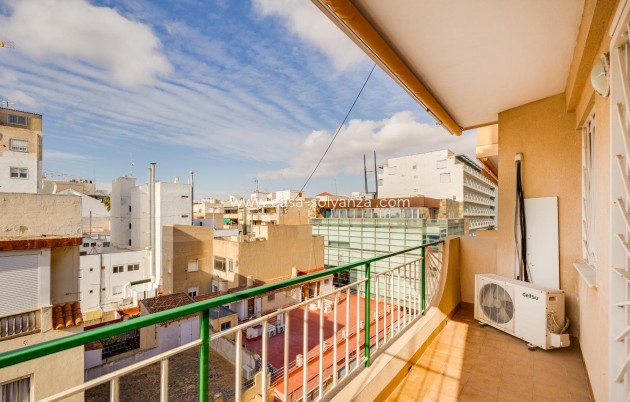 Resale - Apartment / flat - Torrevieja - Center