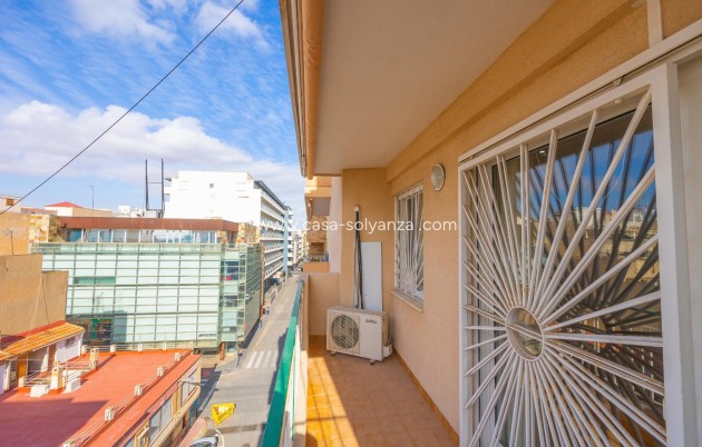 Resale - Apartment / flat - Torrevieja - Center