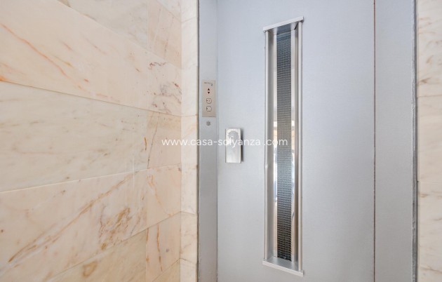 Resale - Apartment / flat - Torrevieja - Center