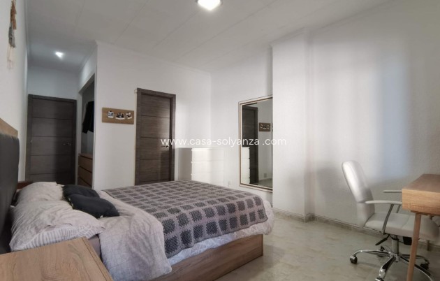 Resale - Apartment / flat - Torrevieja - Playa del Acequión