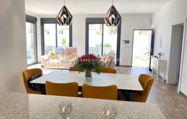 Resale - Villa - Orihuela Costa - Villamartín