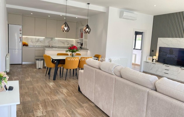 Resale - Villa - Orihuela Costa - Villamartín