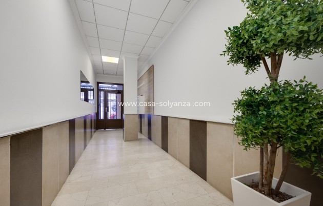 Resale - Apartment / flat - Torrevieja - Estacion Autobuses
