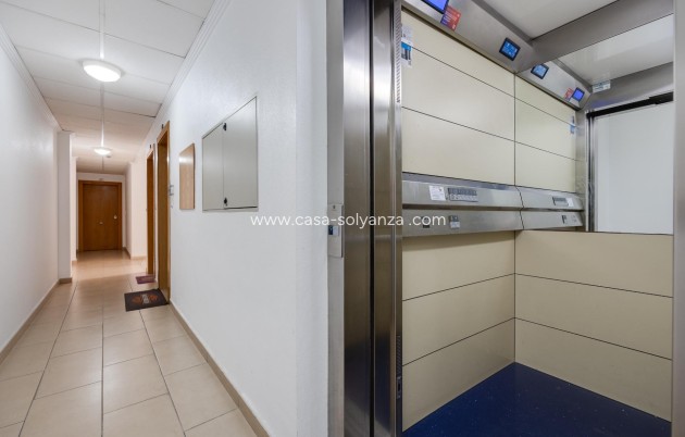 Resale - Apartment / flat - Torrevieja - Estacion Autobuses