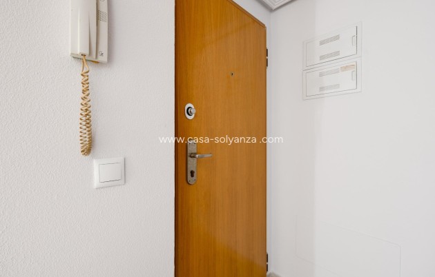 Resale - Apartment / flat - Torrevieja - Estacion Autobuses