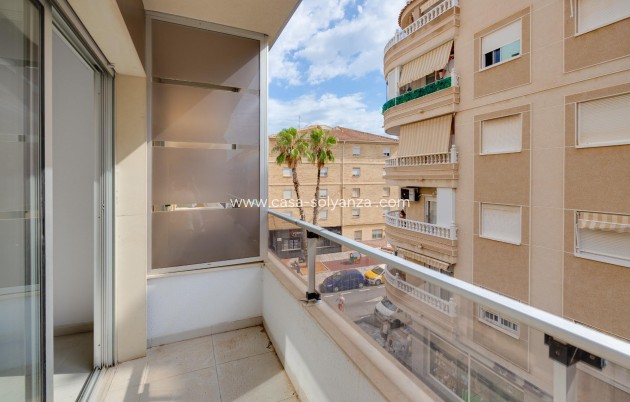 Resale - Apartment / flat - Torrevieja - Estacion Autobuses