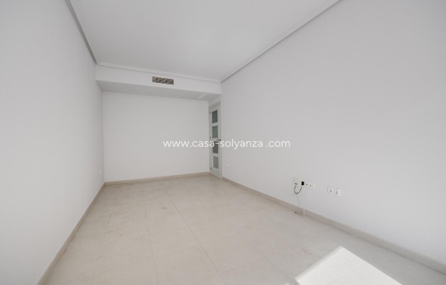 Resale - Apartment / flat - Torrevieja - Estacion Autobuses