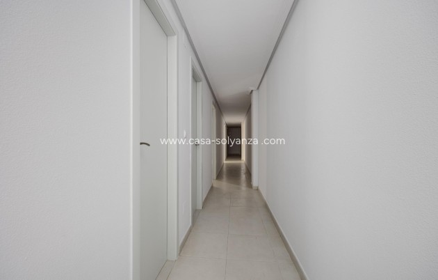 Resale - Apartment / flat - Torrevieja - Estacion Autobuses