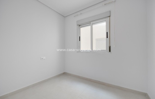 Resale - Apartment / flat - Torrevieja - Estacion Autobuses