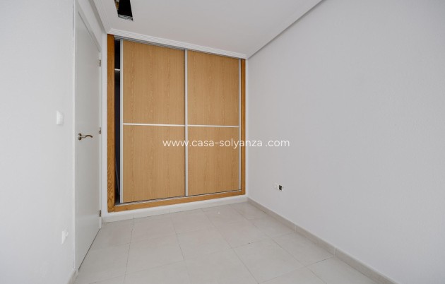 Resale - Apartment / flat - Torrevieja - Estacion Autobuses