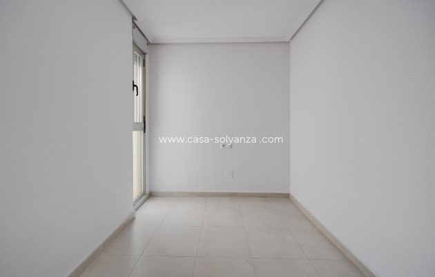 Resale - Apartment / flat - Torrevieja - Estacion Autobuses