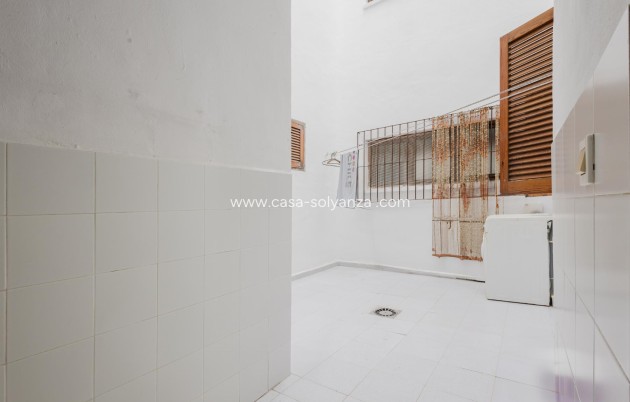 Resale - Apartment / flat - Torrevieja - Playa de La Acequion