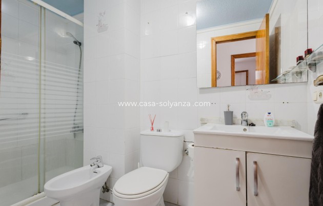 Resale - Apartment / flat - Torrevieja - Playa de La Acequion