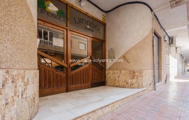 Resale - Apartment / flat - Torrevieja - Playa de La Acequion