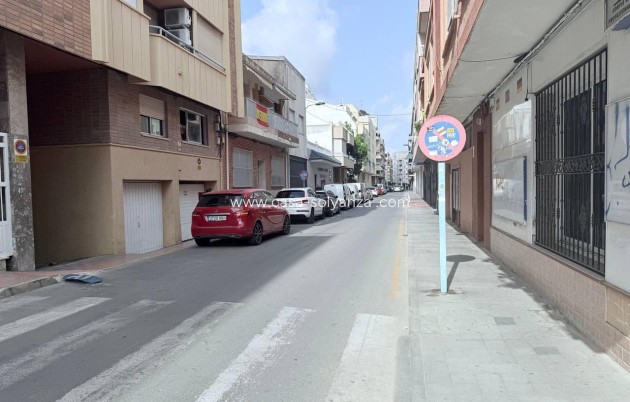 Resale - Apartment / flat - Torrevieja - Center