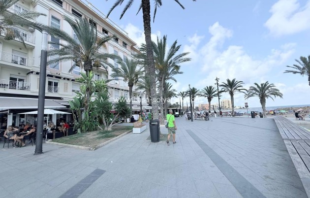 Resale - Apartment / flat - Torrevieja - Center