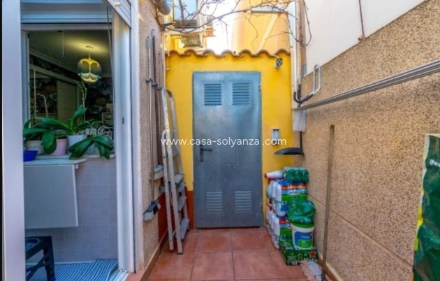 Resale - Villa - Torrevieja - Aguas nuevas