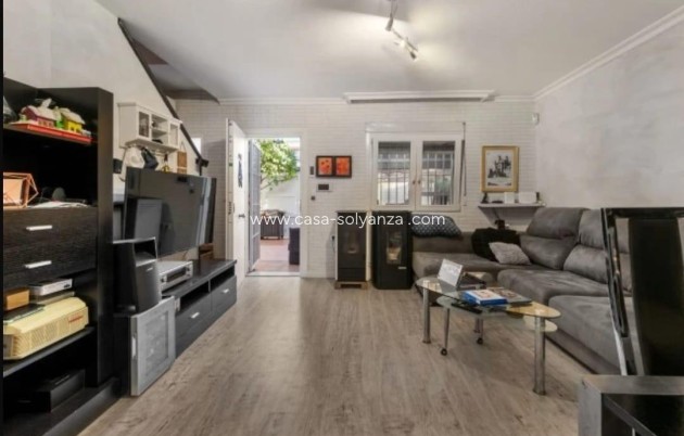 Resale - Villa - Torrevieja - Aguas nuevas