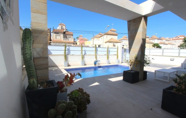 Resale - Villa - Villamartin - El Galan
