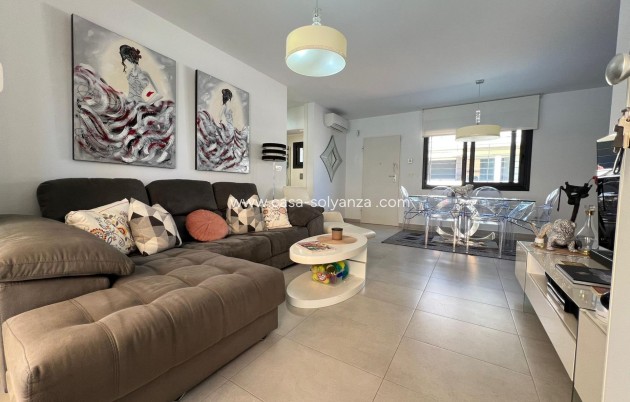 Resale - Bungalow - Pilar de la Horadada - Pueblo Latino