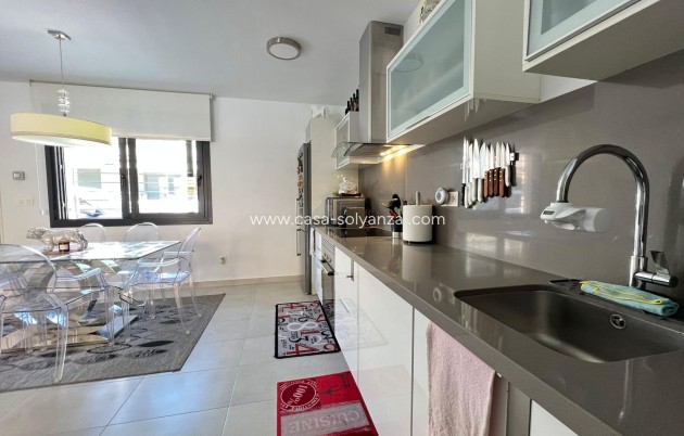 Resale - Bungalow - Pilar de la Horadada - Pueblo Latino