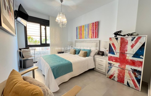 Resale - Bungalow - Pilar de la Horadada - Pueblo Latino