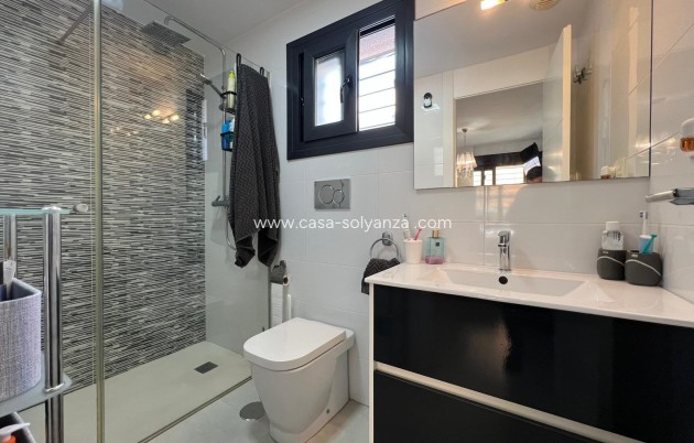 Resale - Bungalow - Pilar de la Horadada - Pueblo Latino