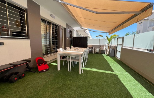 Resale - Bungalow - Pilar de la Horadada - Pueblo Latino