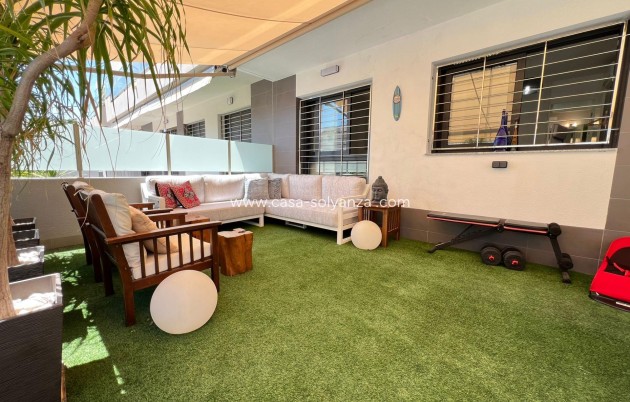 Resale - Bungalow - Pilar de la Horadada - Pueblo Latino