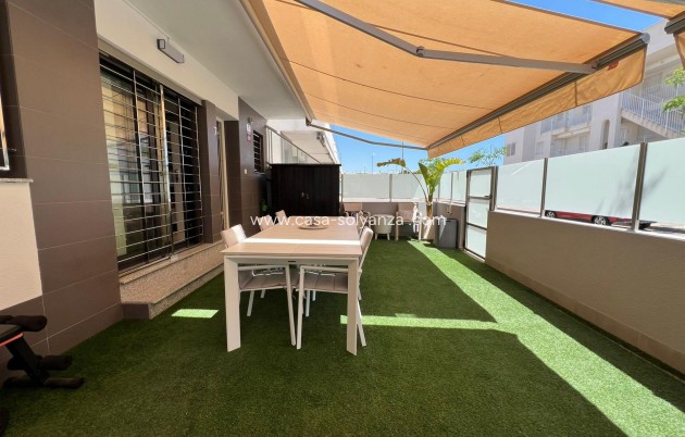 Resale - Bungalow - Pilar de la Horadada - Pueblo Latino