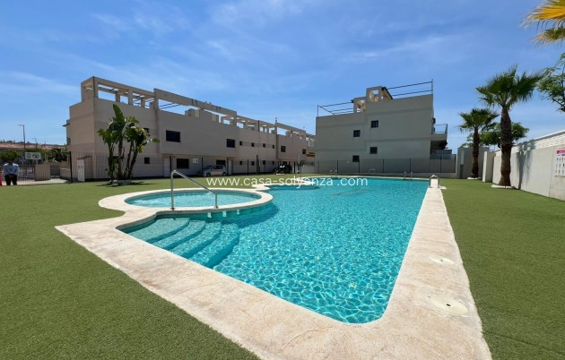 Resale - Bungalow - Pilar de la Horadada - Pueblo Latino