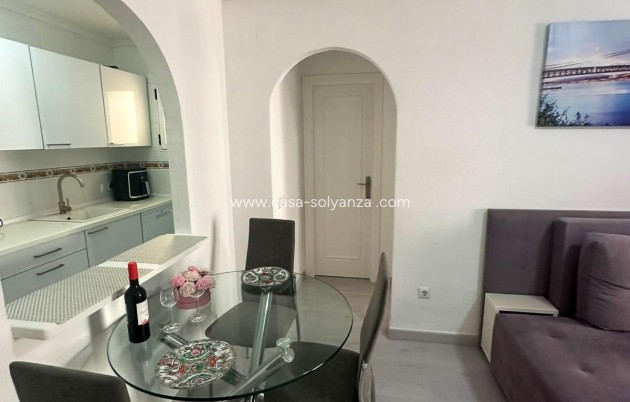 Resale - Apartment / flat - Torrevieja - Center