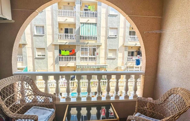 Resale - Apartment / flat - Torrevieja - Center