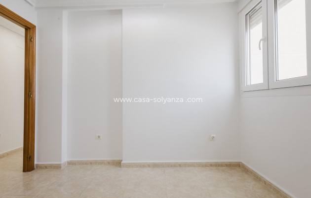 Resale - Apartment / flat - Torrevieja - Center