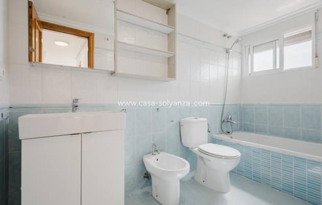 Resale - Apartment / flat - Torrevieja - Center