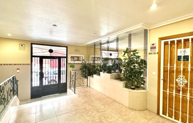 Resale - Apartment / flat - Torrevieja - Center