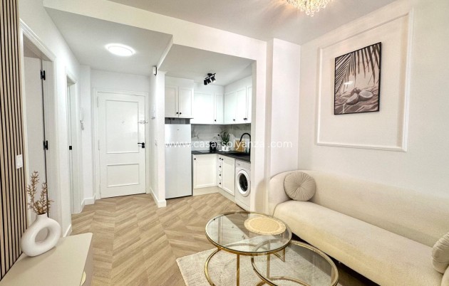 Resale - Apartment / flat - Torrevieja - Center