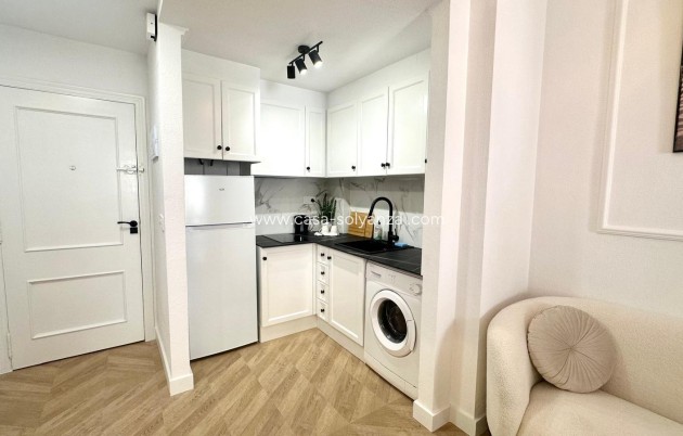 Resale - Apartment / flat - Torrevieja - Center