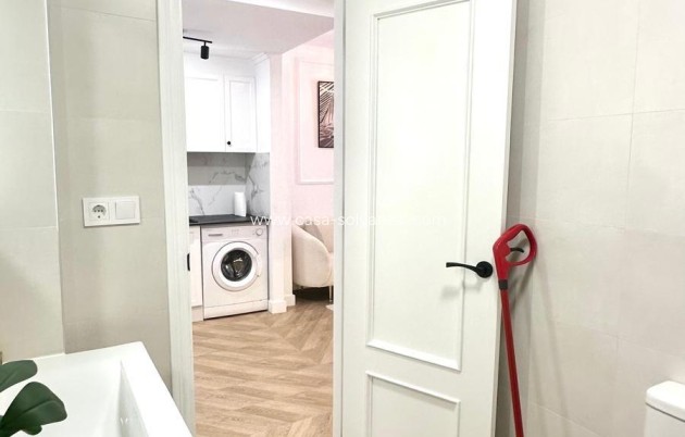 Resale - Apartment / flat - Torrevieja - Center