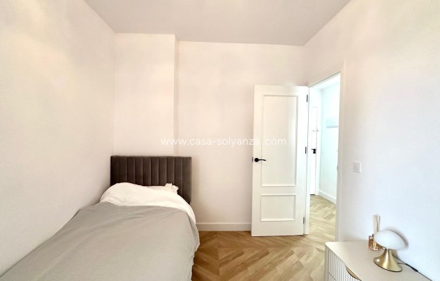 Resale - Apartment / flat - Torrevieja - Center