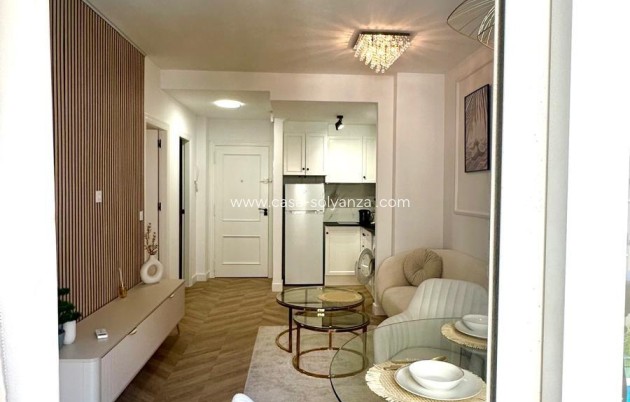 Resale - Apartment / flat - Torrevieja - Center